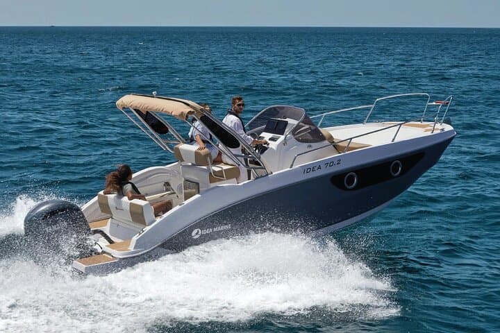 Private Boat Day Tour: Amalfi Coast and Capri by Yacht