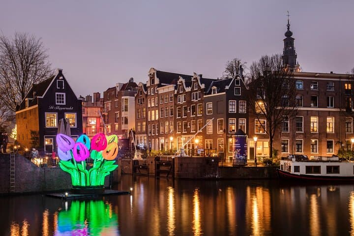 Amsterdam Evening Lights Bike Tour: Guided 90-Min Canal Ride photo 4