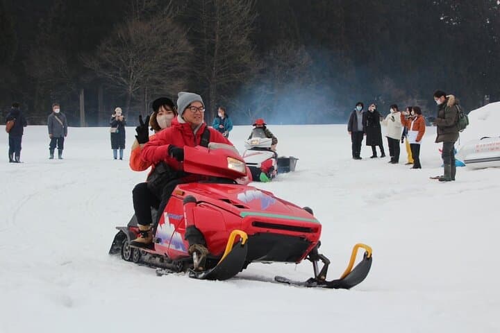 Takane Snow Village Private Tour: Snowshoeing, Kamakura & Local Food in Niigata photo 3