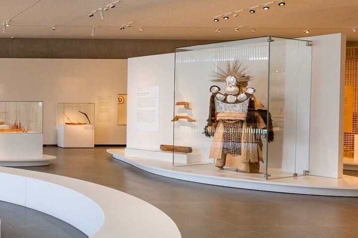 Private Guided Visit to the Musée de Tahiti et des Îles — Polynesian Arts & Culture Tour photo 4
