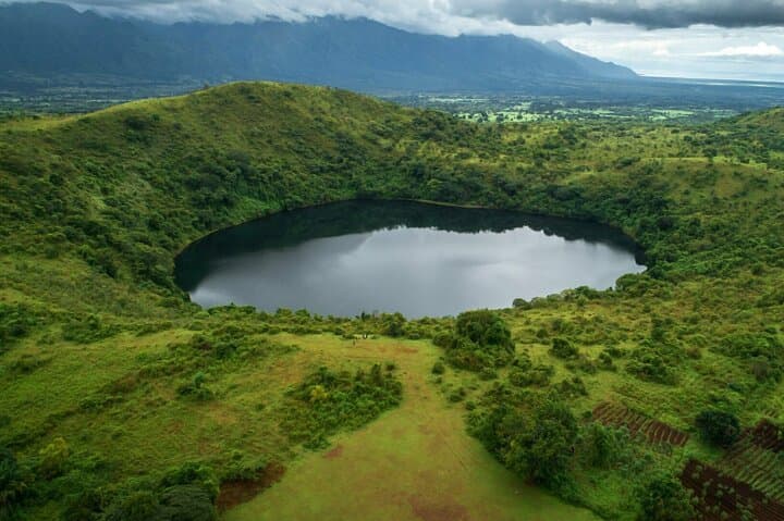Bisoke & Sabyinyo Volcano Hike — Day Trip from Kigali to Crater Lake and Ridge Views