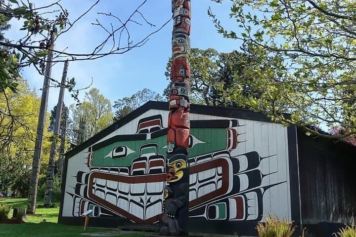 Private Victoria Pre- and Post-Cruise Sightseeing Tour — Inner Harbour, Gardens & Historic Sites photo 4