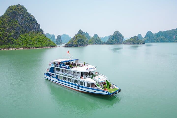 Halong Bay Deluxe Day Cruise: Sung Sot Cave, Titov Island & Kayak Adventure photo 6