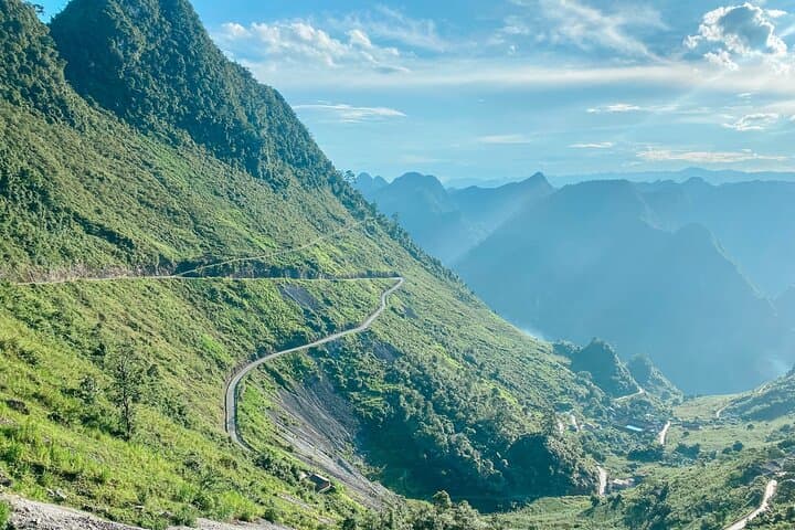 Ha Giang 3-Day Loop: Ma Pi Leng, Dong Van & Nho Que River photo 3