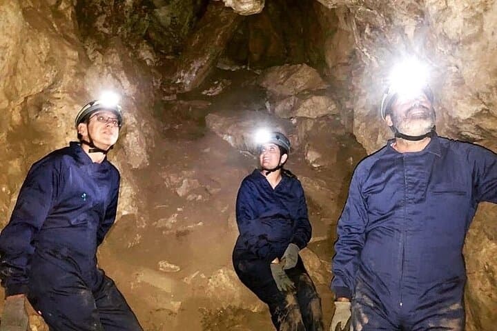 Madrid Caving and Rappelling Adventure: Day Trip Underground photo 4