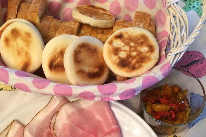 Bologna Bites & Stories: Food Walking Tour with a Local photo 5