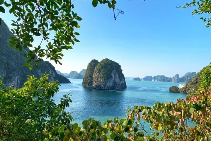 Bai Tu Long Bay Day Cruise from Hanoi — La Muse Off-the-Beaten-Path photo 2