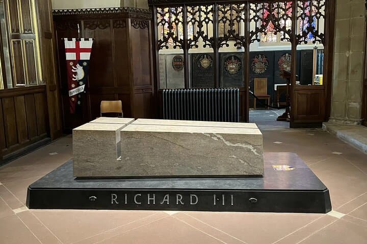 Private King Richard III Walking Tour of Leicester — 4-Hour Historical Walk
