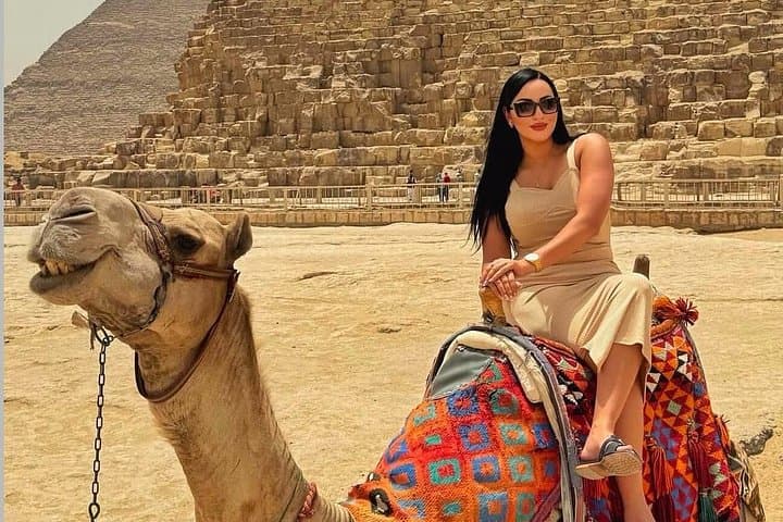 Private Pyramids Photo Tour at Giza with Professional Photographer photo 3