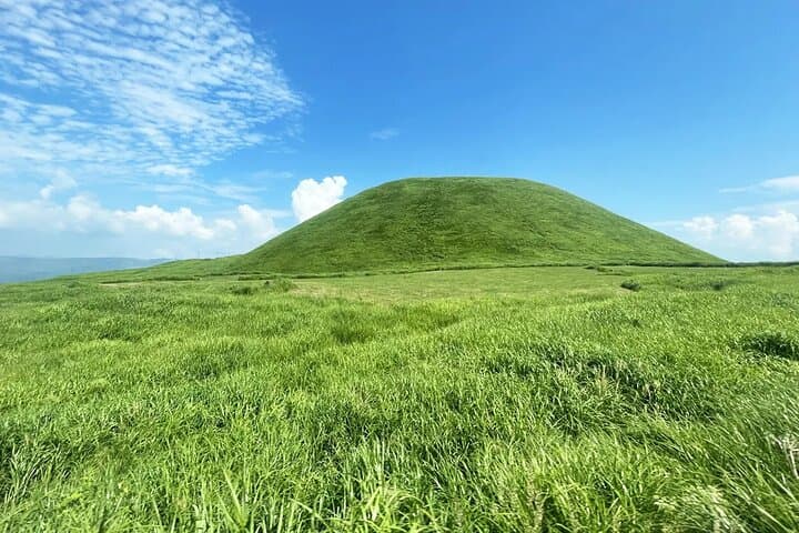 From Kumamoto Castle to Aso: A Day on the Aso Boy Scenic Train, Kusasenri & Nakadake Crater photo 5