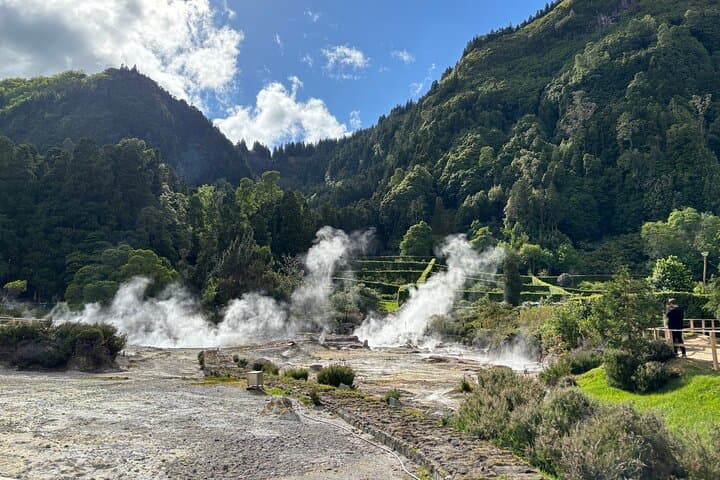 Full-Day Furnas and Lagoa das Furnas Tour: Tea Plantations, Hot Springs and Pico do Ferro Views photo 3