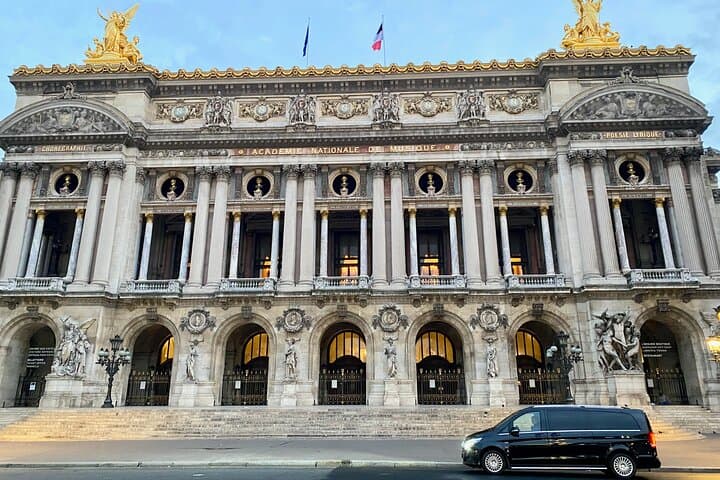Full-Day Paris Highlights: Eiffel Tower, Louvre, Montmartre & Arc de Triomphe Private Tour photo 5