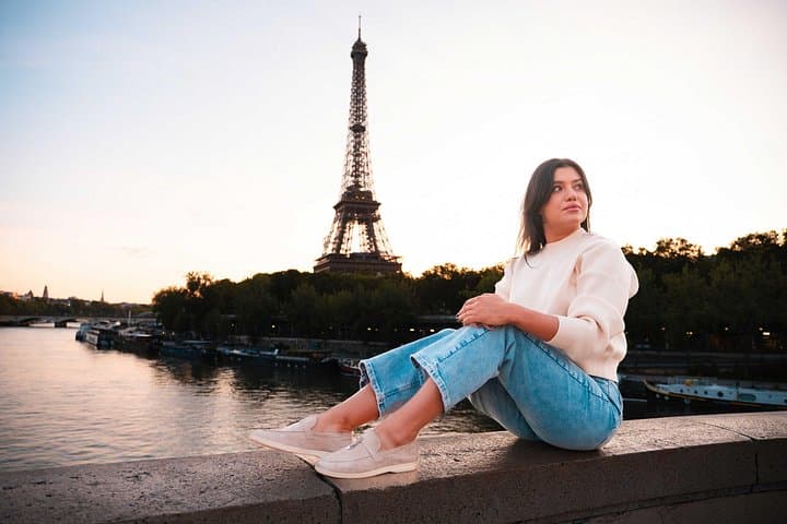 Paris Private Photoshoot Near Two Landmarks — Eiffel & Louvre photo 6