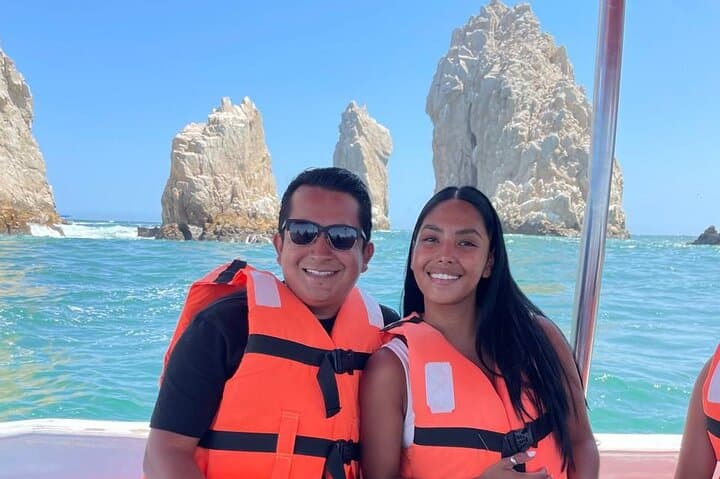 Glass-Bottom Boat to El Arco: Shared Tour in Cabo San Lucas