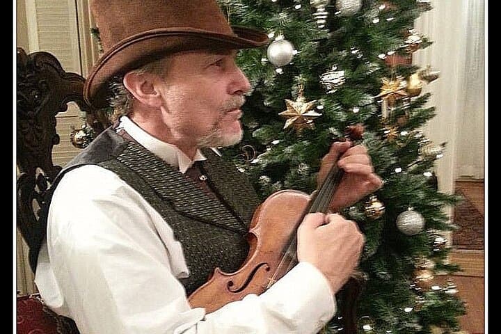 Savannah Ghosts of Christmas: Charles Dickens Evening Walking Tour