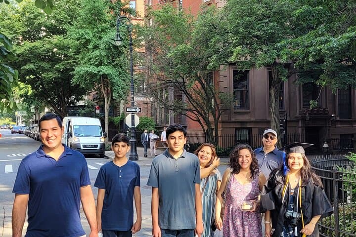 Fall in Love with Brooklyn: Brooklyn Heights to DUMBO Guided Walking Tour photo 4