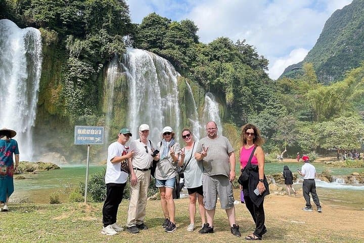 Ban Gioc Waterfall to Ba Be Lake: 3-Day Northern Vietnam Adventure photo 4