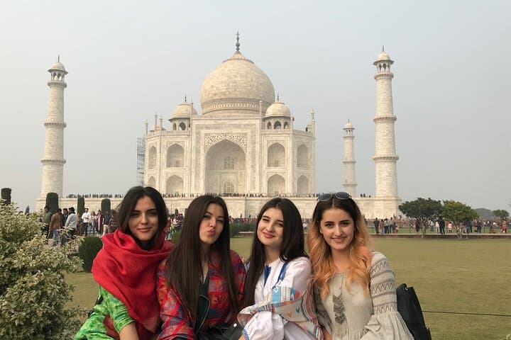 Jaipur to Taj Mahal Same-Day Tour with 5-Star Lunch: Drive, Monuments & Local Flavors photo 2