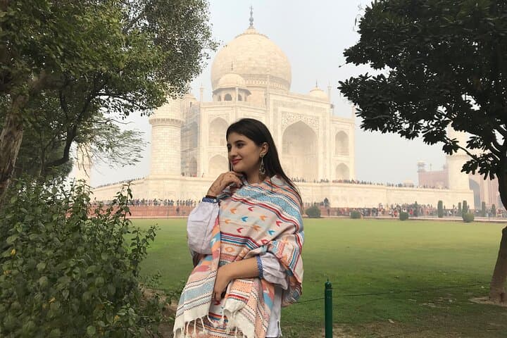 Jaipur to Taj Mahal Same-Day Tour with 5-Star Lunch: Drive, Monuments & Local Flavors