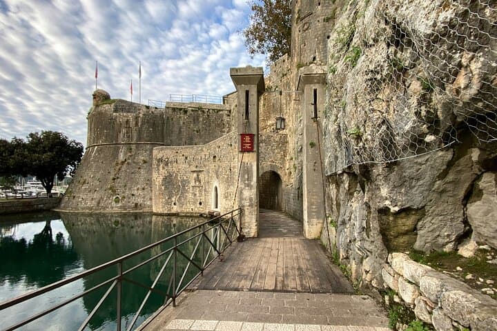 Self-Guided Stroll Through Kotor Old Town: Highlights and St. John Fortress photo 2