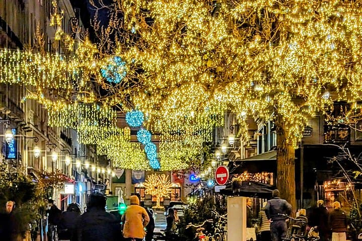 Paris Christmas Lights by Vintage Citroën: Evening Illumination Tour photo 5
