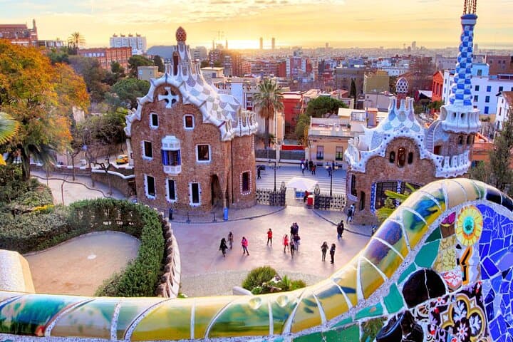 Skip-the-Line Park Güell Guided Tour — Explore Gaudí's Mosaic Park photo 2
