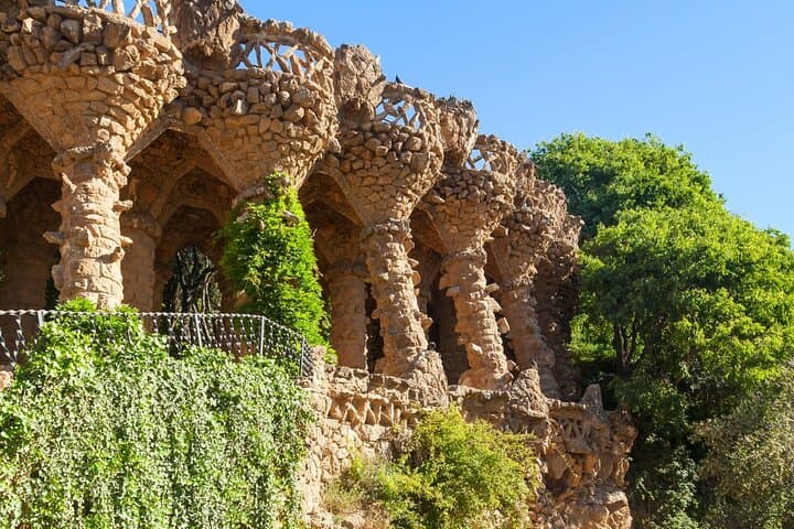 Skip-the-Line Park Güell Guided Tour — Explore Gaudí's Mosaic Park photo 4