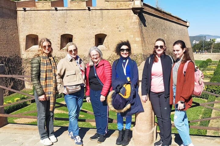 Barcelona Best Views: Old Town, Montjuïc Castle & Cable Car Sunset Tour photo 4