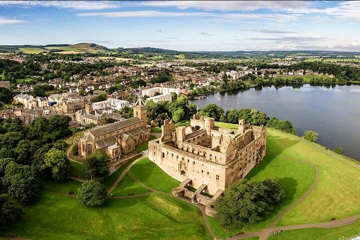 Outlander Private Luxury Day Tour from Glasgow — Lallybroch, Doune & Culross