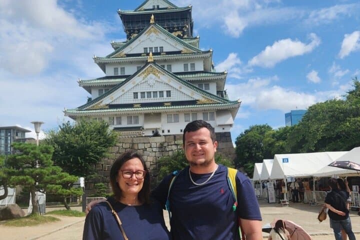 Osaka Castle Tower Private Guided Tour — 90 Minutes of Samurai History and City Views photo 4