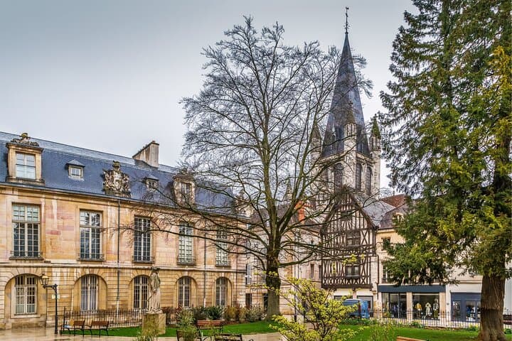 Dijon Scavenger Hunt: Self-Guided Highlights Walking Tour