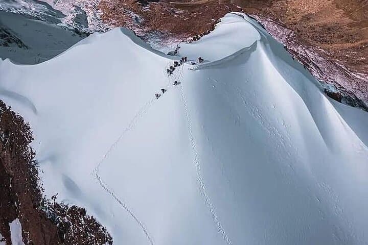 Nevado Mateo Full-Day Summit: Cordillera Blanca 5150m Guide photo 4