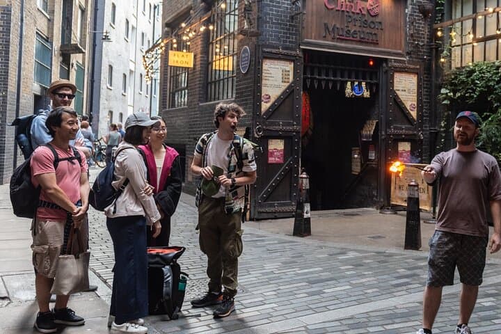 Harry Potter Walking Tour with Clink Prison & Thames River Cruise in London photo 1