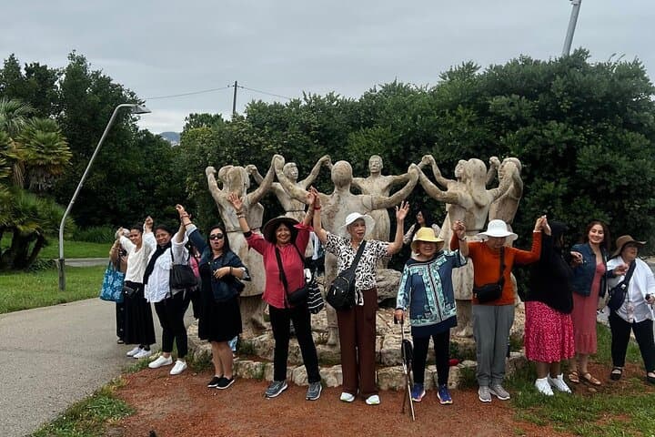 Barcelona Best Views: Montjuïc Castle, Cable Car & Old Town Sunset Tour photo 4
