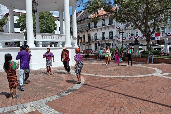 Panama City Private Tour: Panama Canal, Casco Viejo & Amador Causeway