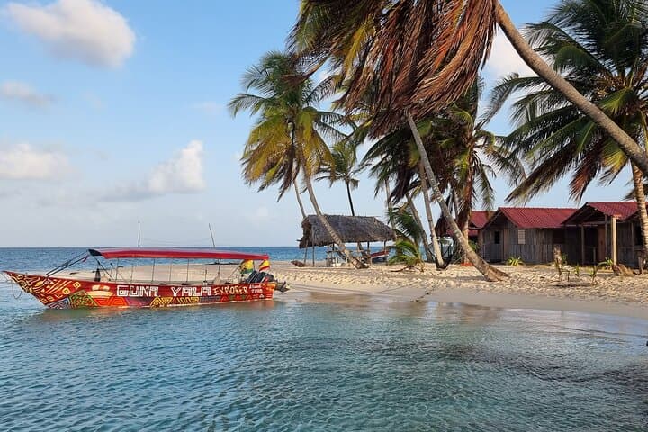 Private San Blas Islands Day Trip — Guna Culture, Beaches & Natural Pool photo 4