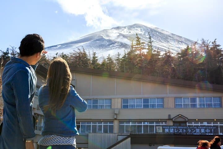 Takayama to Tokyo Scenic Bus via Mt. Fuji 5th Station — One-Way Transfer & Photo Stop