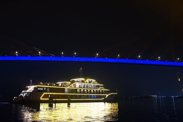 Halong Bay Sea Octopus Luxury Day Cruise — Kayak, Cave & Titov Beach in 7 Hours photo 6