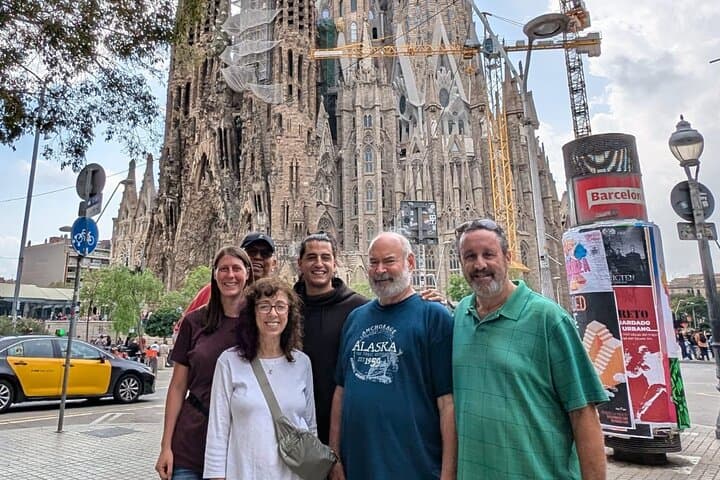 Half-Day Sagrada Familia & Barcelona Small-Group Tour with Hotel Pickup photo 3