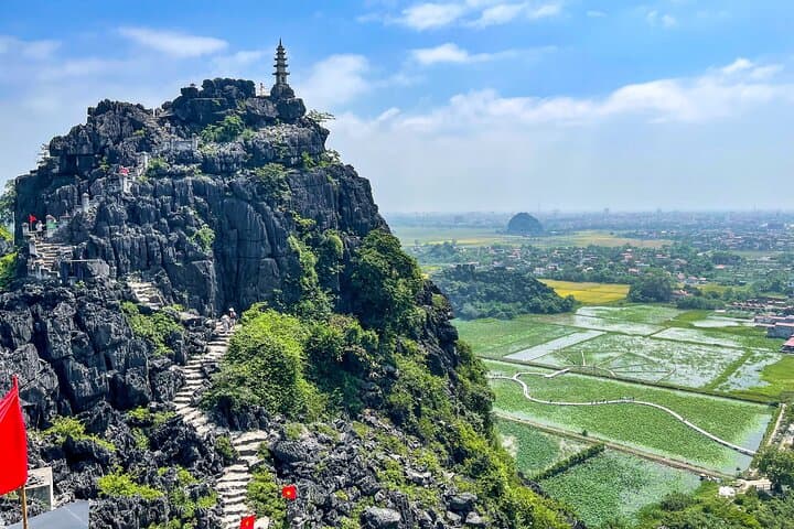 Hanoi to Trang An: Private Day Tour to Mua Cave, Bich Dong & Sampan Boat Ride photo 5