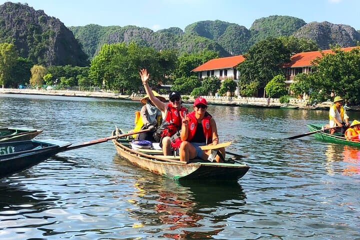 Ninh Binh Day Trip: Mua Cave, Tam Coc Boat Ride & Hoa Lu Private Tour photo 4