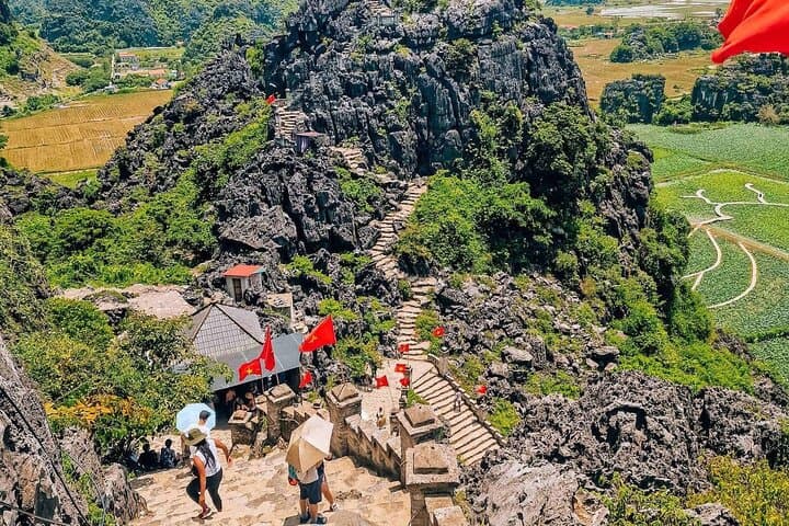 Ninh Binh Day Trip: Mua Cave, Tam Coc Boat Ride & Hoa Lu Private Tour photo 6