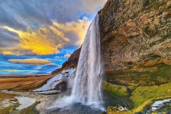 2-Day South Coast Private Tour: Skógafoss, Reynisfjara & Jökulsárlón photo 2