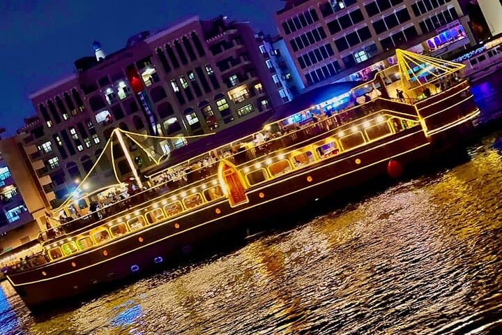 Dhow Dinner Cruise on Dubai Creek: Live Entertainment & Nighttime Skyline Views