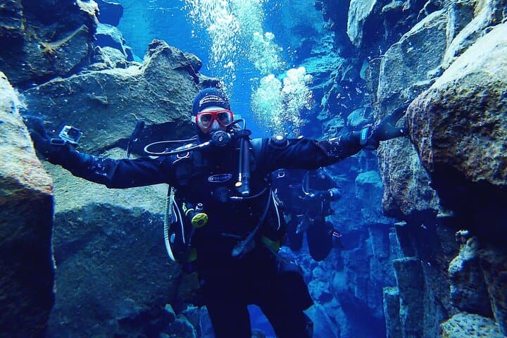 Dive Silfra Fissure: Dry-Suit Scuba Tour from Thingvellir (4-Hour Small-Group) photo 6