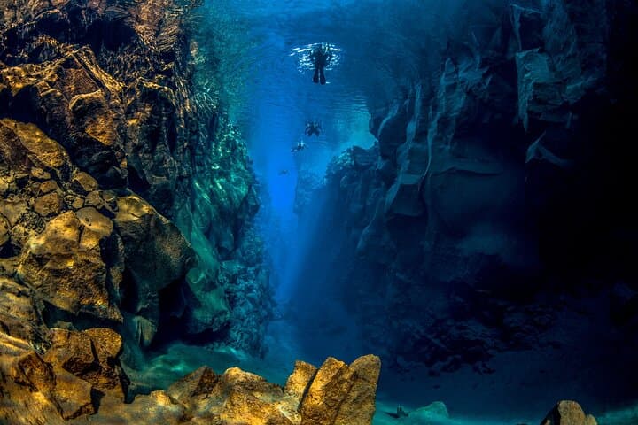 Silfra Fissure Snorkeling and Raufarhólshellir Lava Tunnel Combo — Snorkel Between Continents photo 2
