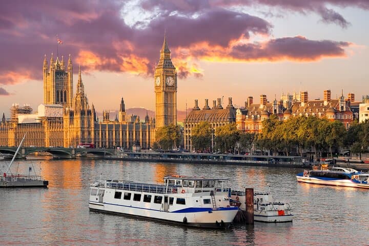 Greenwich to Westminster: Thames Sightseeing Cruise and Riverside Highlights