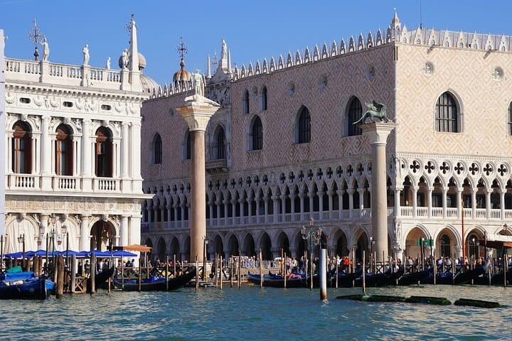 Inside Venice's Powerhouse: Doge's Palace and St. Mark's Guided Tour photo 2