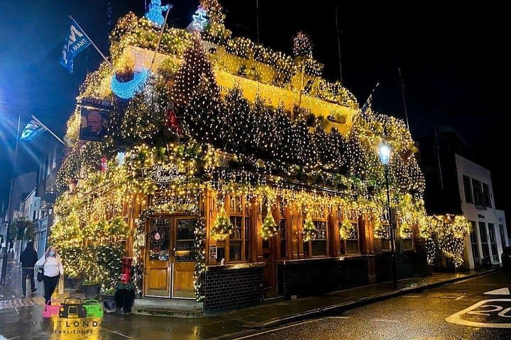 London Black Taxi Christmas Lights Tour: Private 2-Hour Guided Drive photo 4
