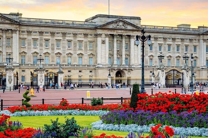 Buckingham Palace and Political Heritage Walking Tour — Westminster Highlights photo 2